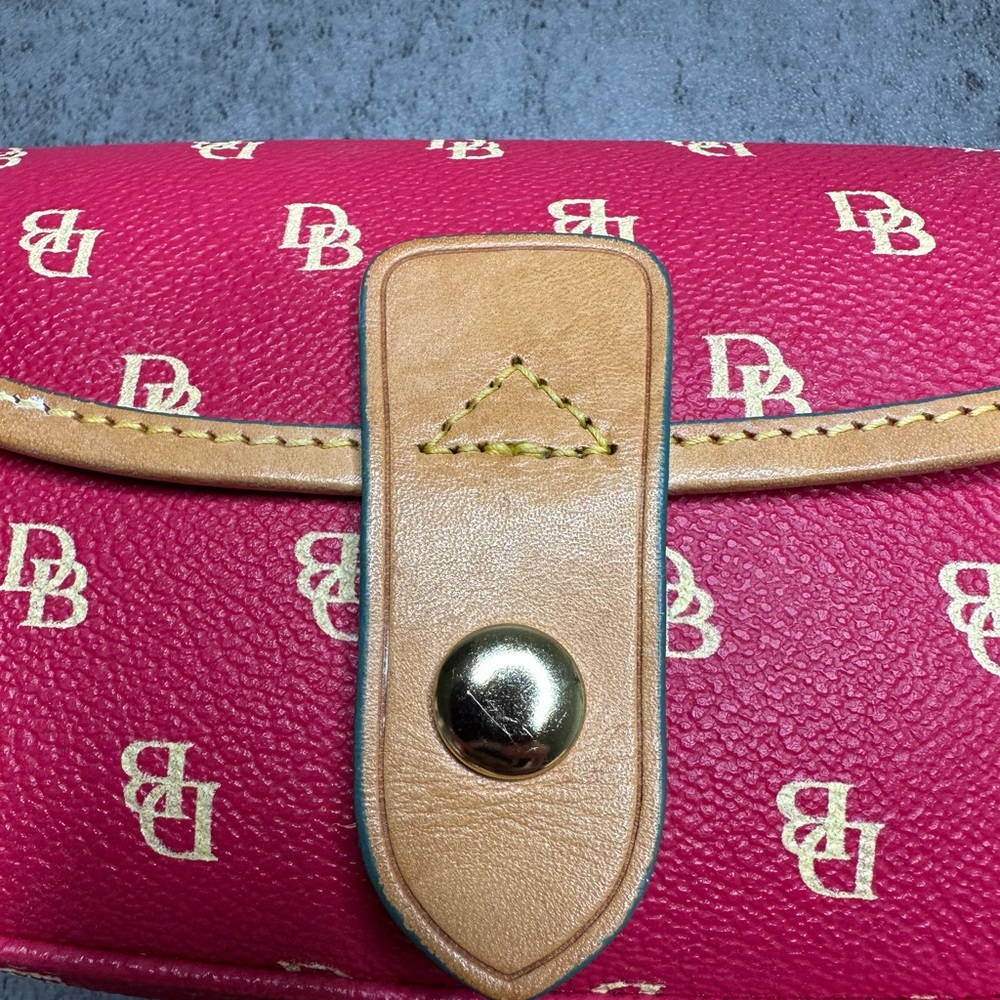Y2K Dooney & Bourke Red Canvas Wristlet with Tan Leather Trim - Picture 4 of 10